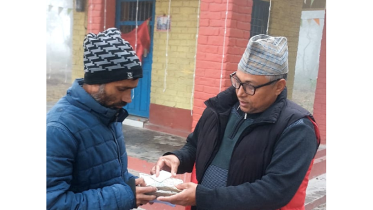 सडक दुर्घटनाका घाइते जोशीलाई आर्थिक सहयोग हस्तान्तरण