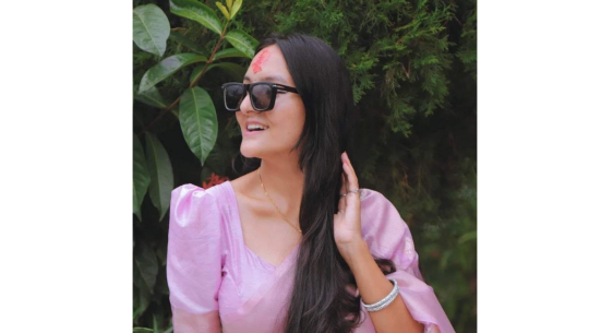 धनगढी–८ क्याम्पस रोडकी पुनम बमले गरीन् कपडा सहयोग