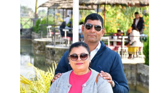 धनगढी–१ शिव नगरका जोशी दम्पतीले गरे कपडा सहयोग