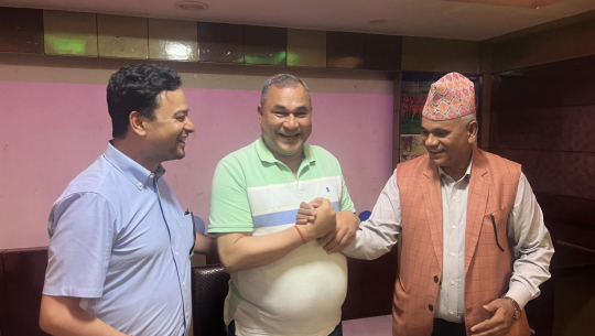 सुदूरपश्चिममा नयाँ सरकार गठन गर्न काँग्रेस र एमालेको छलफल 