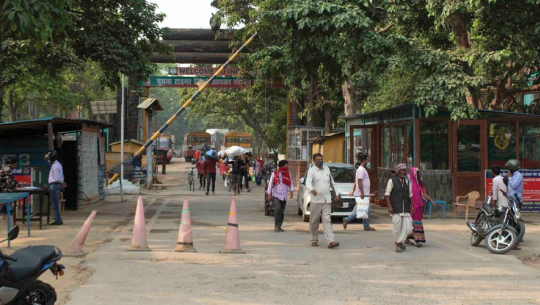 नेपाल-भारत सीमामा तस्करी बढ्दो, गौरीफन्टा बन्दै ठूलो प्रवेशद्वार