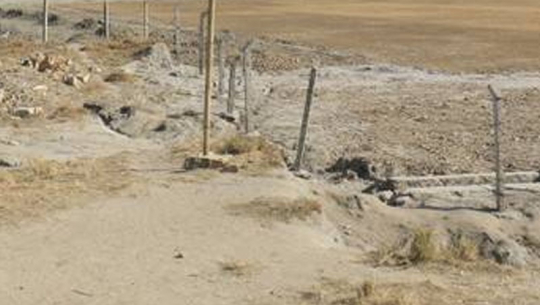 गिज्याइरहेको अधुरो क्रिकेट मैदान