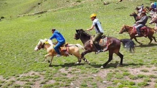 जुम्लाको गुठिचौरमा घोडा दौड प्रतियोगिता हुने