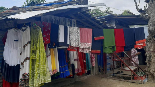 धनगढीको देवहरिया वनस्पति उद्यानमा जातीय पोसाकबाट आम्दानी