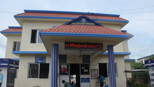 मोटरसाइकलमा माछा ढुवानी गर्ने कैलालीका किसान धमाधम ट्राफिक कारबाहीमा