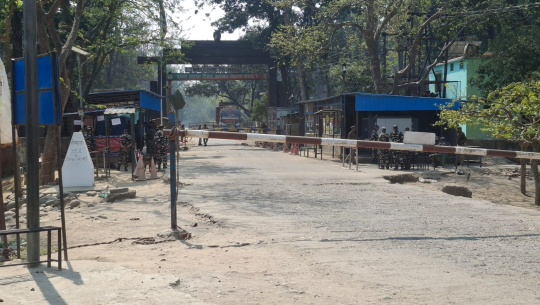 गौरीफन्टा नाकामा नेपाली नागरिक अट्किए