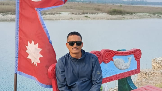 धनगढी ५ तारानगरका लोकेन्द्र बहादुर सिंहले गरे कपडा सहयोग