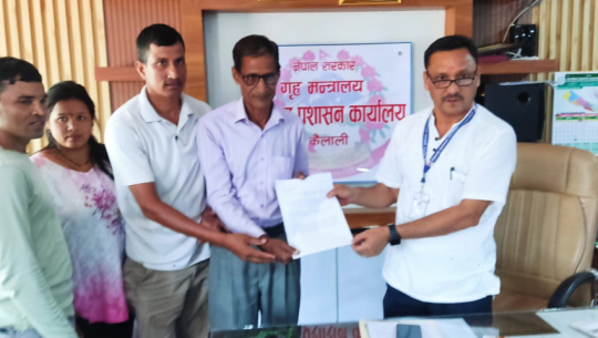 Flower entrepreneurs urge action against sale of banned plastic flowers in Dhangadhi