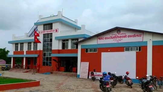 पुर्नबास नगरपालिकाद्वारा विपद् उद्धार सामग्री हस्तान्तरण