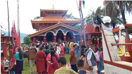 बैतडीको त्रिपुरासुन्दरी मन्दिरमा अषाढी जात्रा सुरु, भक्तजनको घुइँचो