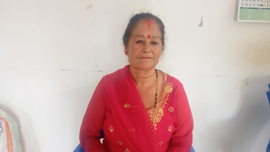 धनगढी ३ चटकपुरकी साबित्री शाहीले गरे कपडा सहयोग