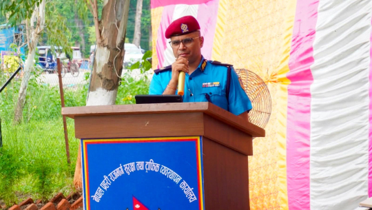 सुदूरपश्चिम प्रहरी प्रमुख भट्टराईद्वारा अत्तरियास्थित ट्राफिक कार्यालयको निरीक्षण