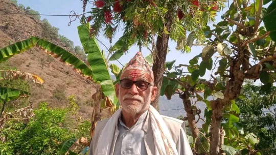 बैतडीका दाम बहादुर क्षेत्रीले गरे कपडा सहयोग