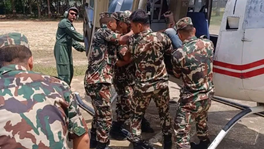 भोटकोशी बाढीः सैनिक हेलिकप्टरमार्फत सात जनाको उद्धार