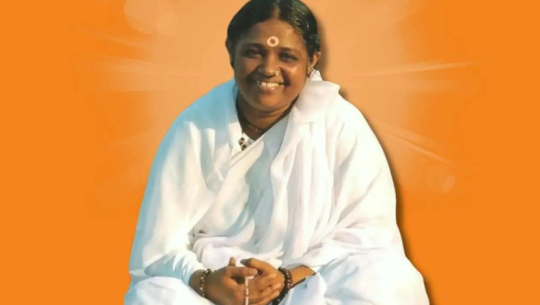 माता अमृतानन्दमयीद्वारा नेपालका बाढी पीडितलाई ३ करोड २० लाख सहयोग