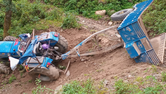 डोटीमा ट्र्याक्टर दुर्घटना हुँदा नौ जना घाइते