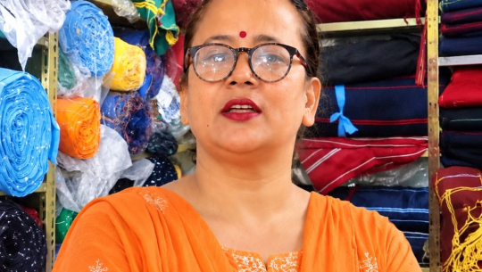 होजियारी उद्योगबाट सफल उद्यमी बनेकी दिपा, तीन लाखको लगानीबाट लाखौँको कारोबार