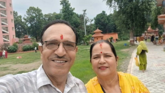 धनगढी–५ तारानगरका शर्मा दम्पतिद्वारा कपडा बैंकलाई सहयोग