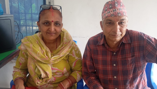 धनगढी–४ उत्तरबेहेडीका ओझा दम्पतिद्वारा कपडा बैंकलाई सहयोग 
