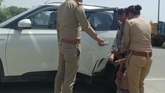 पलियामा बेहोस भेटिएका तीन किशोरीलाई भारतीय प्रहरीले गौरीफन्टा पुर्‍यायो