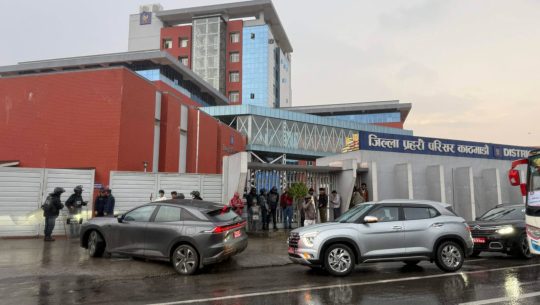 एमाले अध्यक्ष ओलीलाई राखिएको काठमाडौँ प्रहरी परिसरमा सुरक्षा व्यवस्था कडा