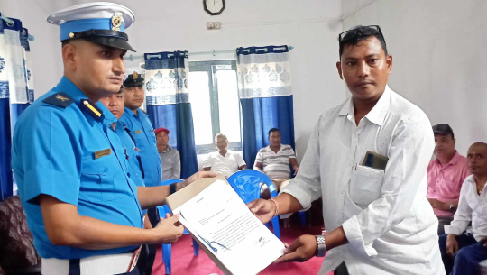 कैलालीमा माछा पालक किसान ट्राफिक प्रहरीबाट हैरान