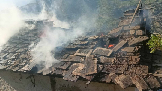 डोटीमा एक जनाको घरमा आगलागी