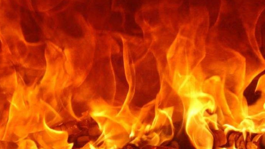 अछामका २ घरमा आगलागी