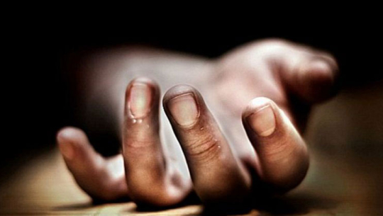 डडेल्धुरामा पहिरोको ढिस्कोमा पुरिएर एकजनाको मृत्यु, ४ घाइते