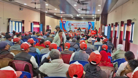 अध्यक्ष ओली भेट्न निर्वाचन मण्डल हिजो धनगढी र आज डडेल्धुरा प्रस्तान