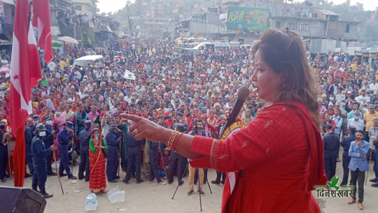 गृह जिल्ला डडेल्धुरा पुगेर आरजुले सुनाइन् ‘निलो स्याल’को कथा 