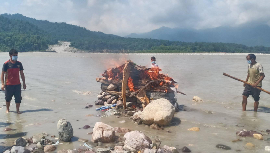 डडेल्धुरामा मृत भेटिएकी अस्मिताको अन्त्येष्टि