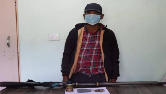 बाजुरामा भरुवा बन्दुकसहित एकजना पक्राउ 