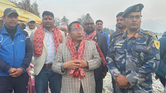 डडेल्धुरामा वर्षमान पुनले गरे सशस्त्र प्रहरीको बीओपीको निरीक्षण