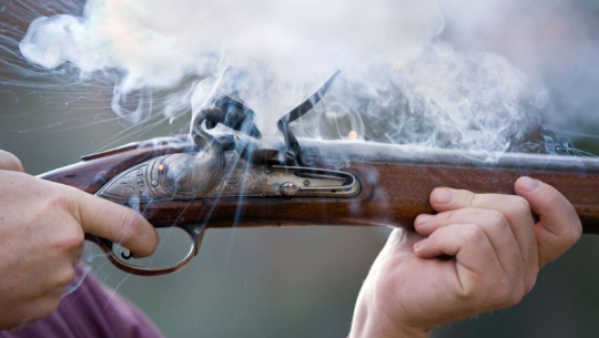 घरभित्रै बन्दुक पड्कीँदा डोटीमा एक युवकको मृत्यु