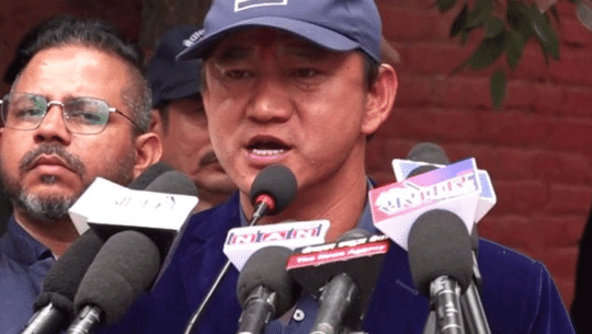 ओली र लेखक पक्राउप्रति तरुण दलको आपत्ति, ‘राजनीतिक प्रतिशोध’को आरोप