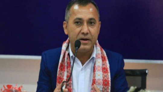 श्रीमान-श्रीमती एकै पटक सांसद बन्न नपाउने महामन्त्री शर्माको प्रस्ताव