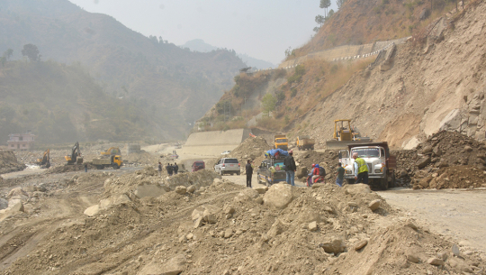 बीपी राजमार्गमा थप १५ दिन राति सवारी सञ्चालनमा रोक