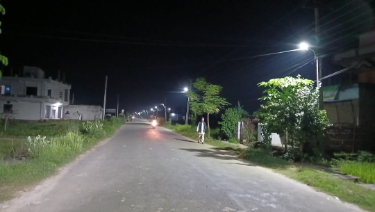 धनगढी- ६ कालो पुलदेखि धनगढी- ११ बेला सम्म ८४ वटा स्मार्ट सडक बत्ती जडान
