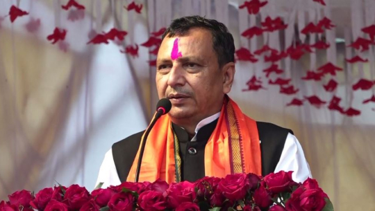 मुख्यमन्त्री यादवलाई स्पष्टीकरण 