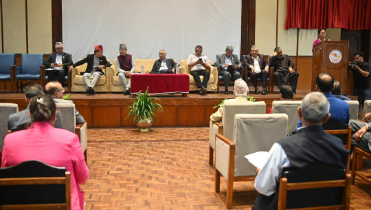 प्रचण्ड नेतृत्वको सरकारलाई दिएको सर्मथन फिर्ता लिनुपर्ने कांग्रेस सांसदको प्रस्ताव  