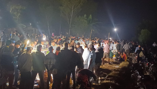 पुनर्वास मेलामा खडखडे खेल्दै युवाहरू