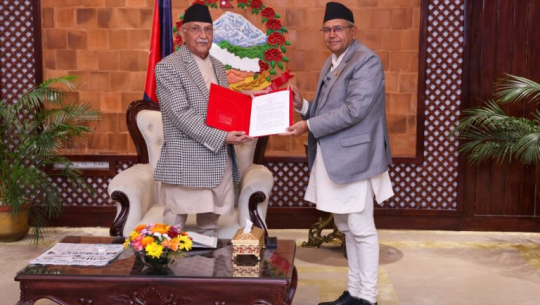 प्रधानमन्त्रीसमक्ष अन्तर–व्यवस्थापिका मञ्चको घोषणापत्र हस्तान्तरण
