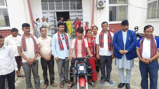 कञ्चनपुरका दिनेशले बनाए दुई हप्तामै इलेक्ट्रिकल मोटरसाइकल