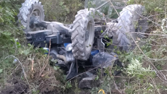 बझाङमा ट्याक्टर दुर्घटना, चालक घाइते