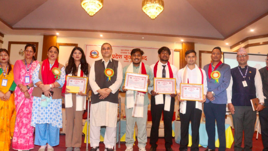 चार युवा वैज्ञानिक मुख्यमन्त्रीबाट सम्मानित