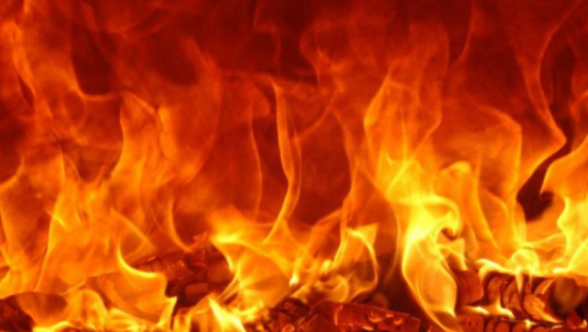 दार्चुलाको एक घरमा आगलागी, आठ लाखको धनमाल जलेर नष्ट