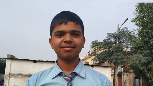 स्टेरिङ्ग हातमा, ब्रेक खु्ट्टामा हुँदा पनि सीमा बचेन (गजल)