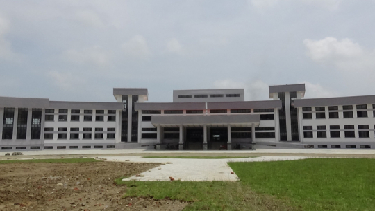 A construction worker at Geta Medical College dies at the construction site