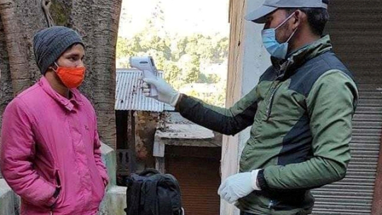 बैतडीको झुलाघाटका स्वास्थ्यकर्मीले पाएनन् तलब